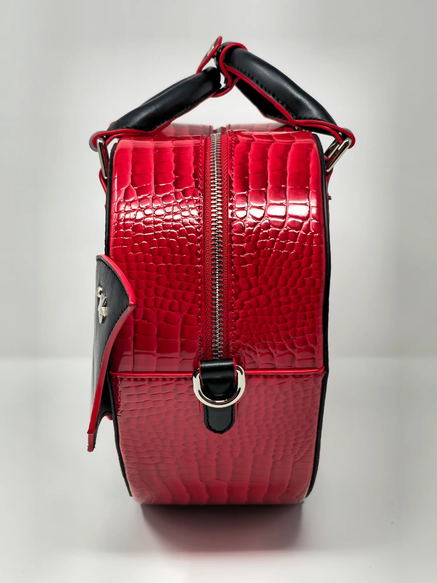 Astaroth Vampire Core Heart Bag – Gothic Faux Snakeskin Bat Wing Purse (In stock and ready to ship) - Image 4