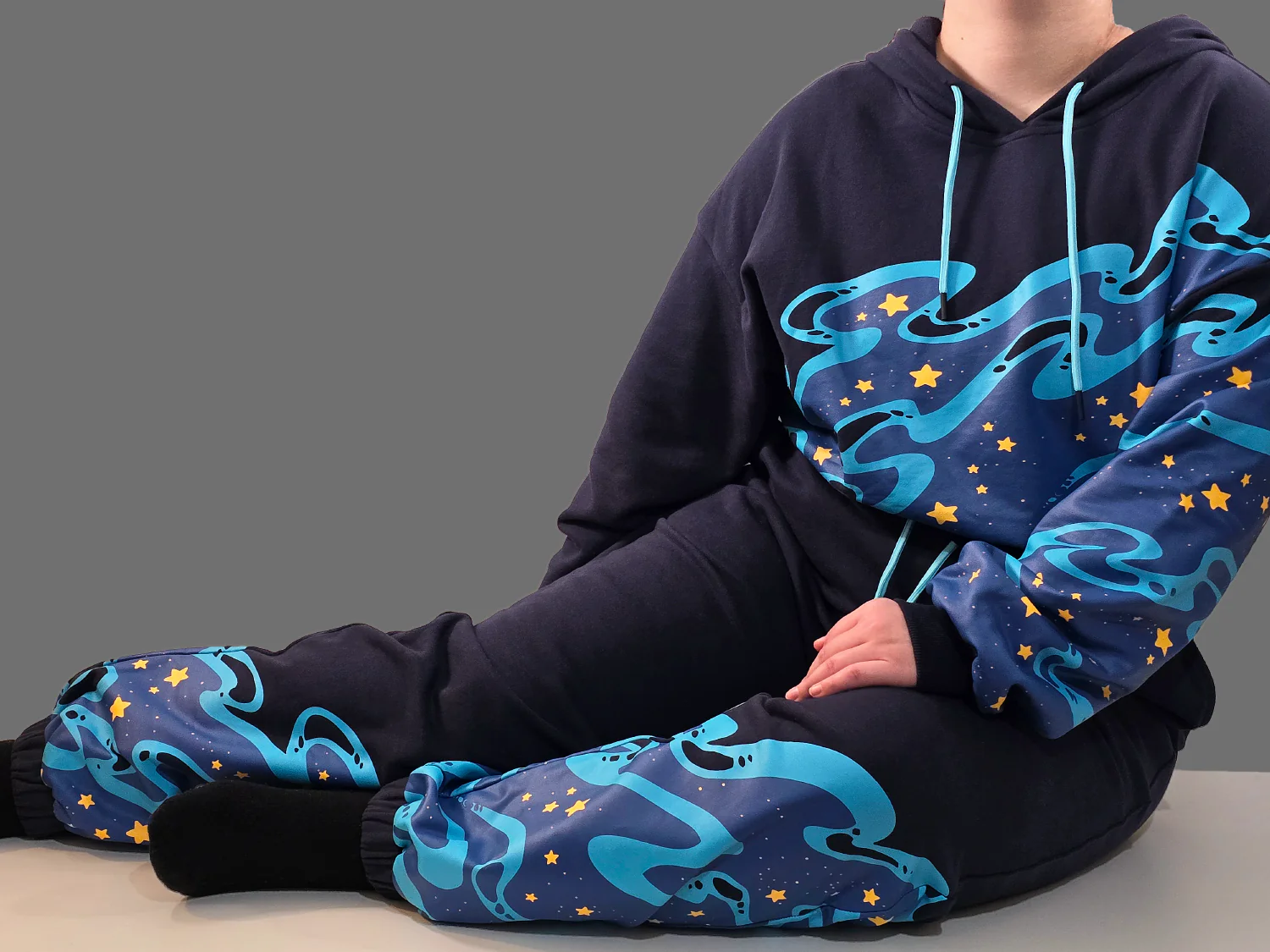 Stellar Tide Hooded Semi Cropped Sweatshirt - Image 3
